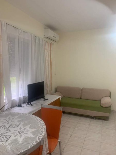 Tirane, jepet me qera garsonier 1+1 Kati 2, 35 m² 300 Euro (Pasta Da Puci)