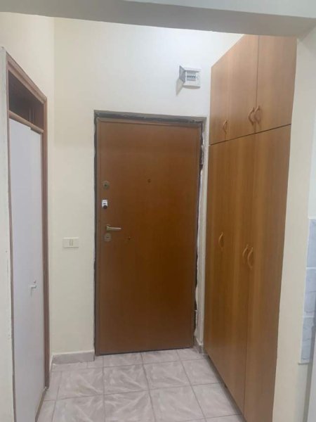 Tirane, jepet me qera garsonier 1+1 Kati 2, 35 m² 300 Euro (Pasta Da Puci)
