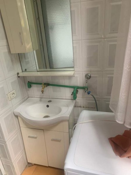 Tirane, jepet me qera garsonier 1+1 Kati 2, 35 m² 300 Euro (Pasta Da Puci)