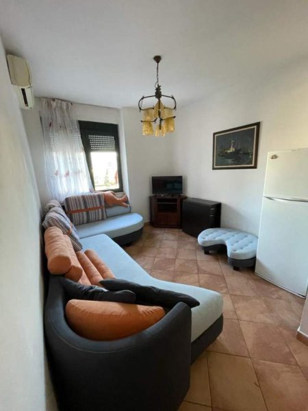 Tirane, jepet me qera apartament 1+1+BLK 70 m² 500 Euro