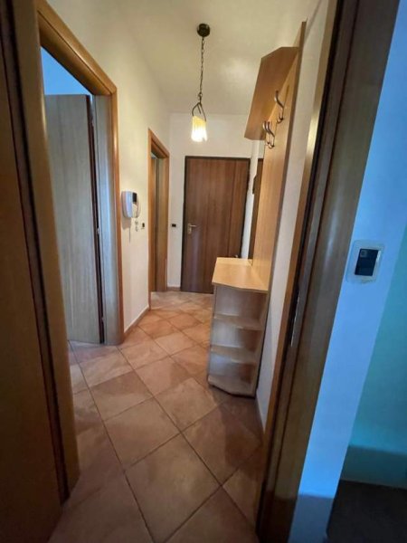 Tirane, jepet me qera apartament 1+1+BLK 70 m² 500 Euro
