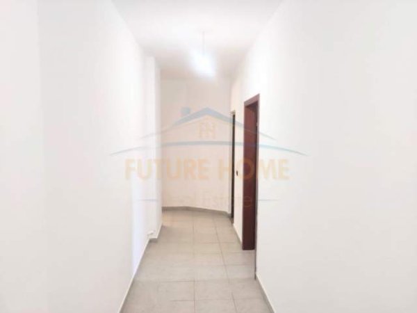 Tirane, shitet apartament 1+1+BLK Kati 2, 96 m² 70.000 Euro