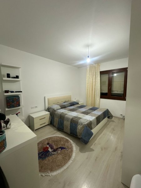Tirane, jepet me qera apartament 1+1+Ballkon Kati 1, 61 m² 450 € (Kopshti Botanik, pranë xhamisë së Selitës)