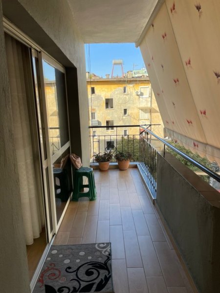 Tirane, jepet me qera apartament 1+1+Ballkon Kati 5, 650 € 