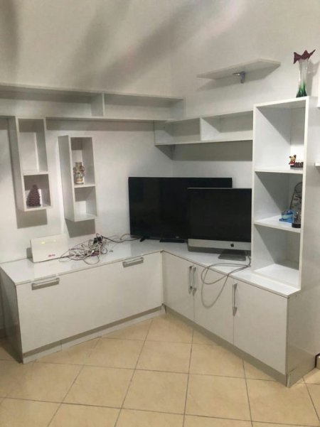 Tirane, jepet me qera apartament 2+1+Ballkon Kati 2, 100 m² 500 € (Rruga &#039;&#039;Peti&quot;)