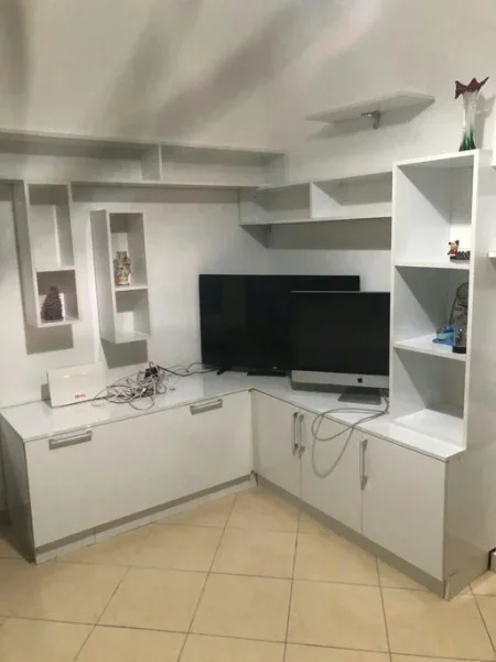 Tirane, jepet me qera apartament 2+1+Ballkon Kati 2, 100 m² 500 € (Rruga ''Peti")