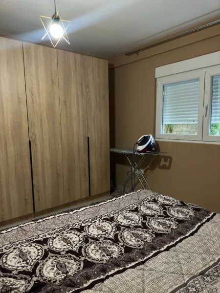 Tirane, jepet me qera apartament 1+1 Kati 0, 65 m² 300 € 