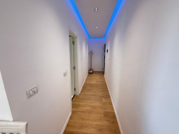 Tirane, jepet me qera apartament 2+1 Kati 1, 100 m² 600 € 