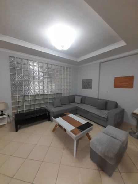 Tirane, jepet me qera apartament 1+1+Ballkon Kati 3, 60 m² 350 € (FRESKU)