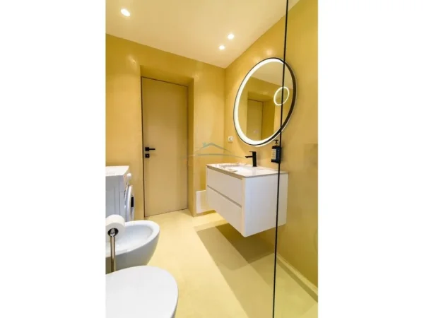 0683487469 Tirane, jepet me qera apartament 1+1 Kati 5, 45 m² 650 € (Rruga e Durrsit)