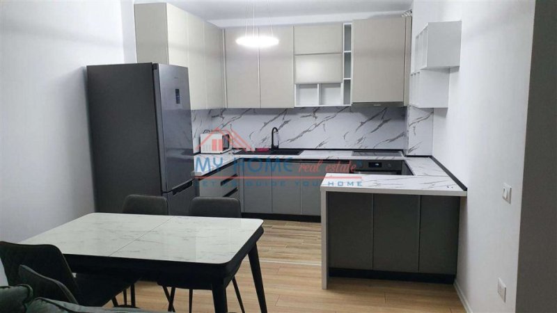 Tirane, shitet apartament duplex 2+1+Ballkon Kati 7, 105 m² 210.000 € (Kongresi i Manastirit)
