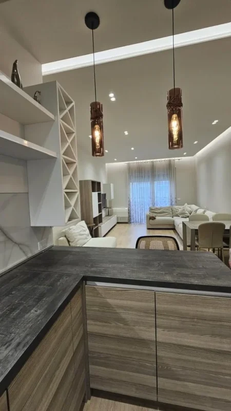 Tirane, shes apartament 3+1+Ballkon Kati 1, 117 m² 290.000 € (Liqeni i Thate)