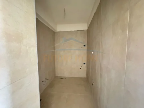 Tirane, shitet apartament 1+1 Kati 3, 66 m² 90.000 € (URBAN GATE)   UNA55481