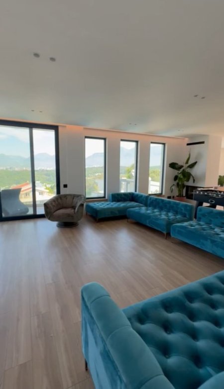 Tirane, jepet me qera Vile 4 Katshe, 1.200 m² 6.500 € (Rruga e Ullishteve, Liqeni i Thatë, Tiranë, TT 2046)