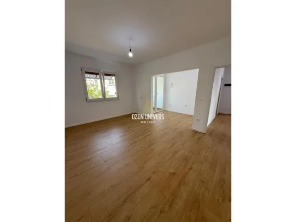 Tirane, shitet apartament 2+1+Ballkon Kati 2, 72 m² 122.000 € (Fax News, Ali Dem)