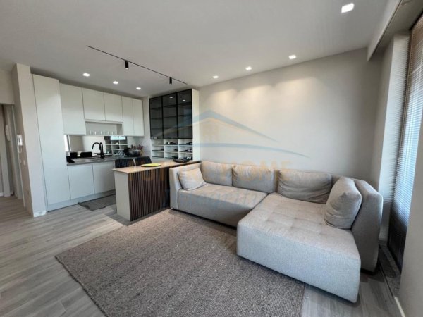 Tirane, jepet me qera apartament 1+1 Kati 3, 76 m² 650 € (Sauk, Tiranë)