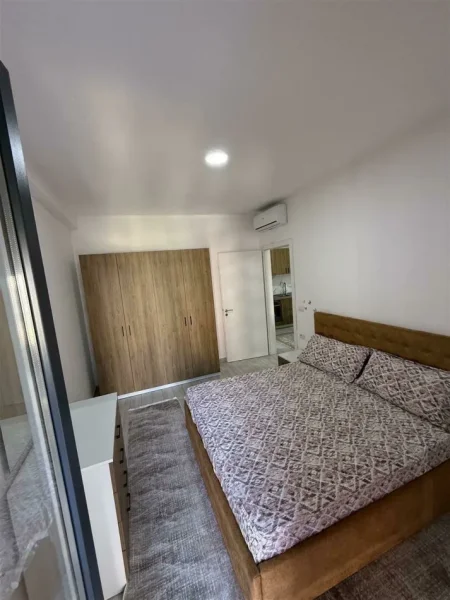 Tirane, jepet me qera apartament 1+1+parkim Kati 2, 65 m² 450 € (Kompleksi Jolla, Astir)