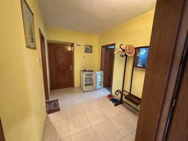 Pogradec, shitet apartament 2+1+Ballkon , 74 m²