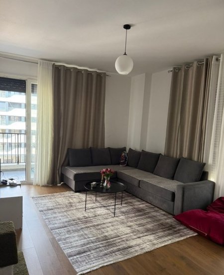 Tirane, jepet me qera apartament 2+1+Aneks+Ballkon Kati 3, 111 m² 750 € 