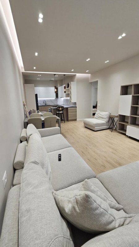 Tirane, jepet me qera apartament 3+1+Ballkon Kati 1, 117 m² 290.000 € (Liqeni i Thate)