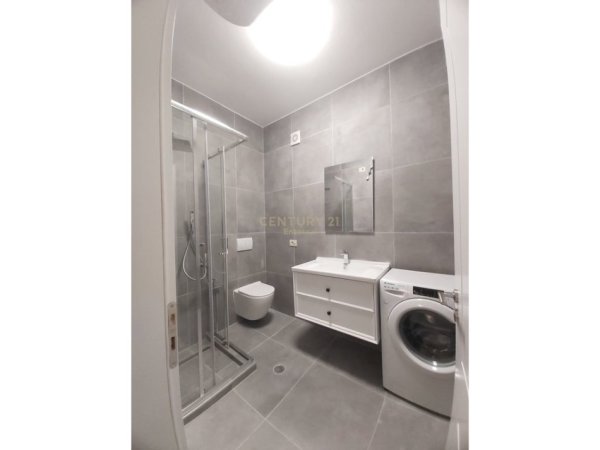 Tirane, jepet me qera apartament 2+1+Aneks+Ballkon Kati 1, 120 m² 600 € (perballe fondacionit Eleonora)
