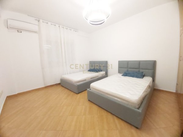 Tirane, jepet me qera apartament 2+1+Aneks+Ballkon Kati 1, 120 m² 600 € (perballe fondacionit Eleonora)