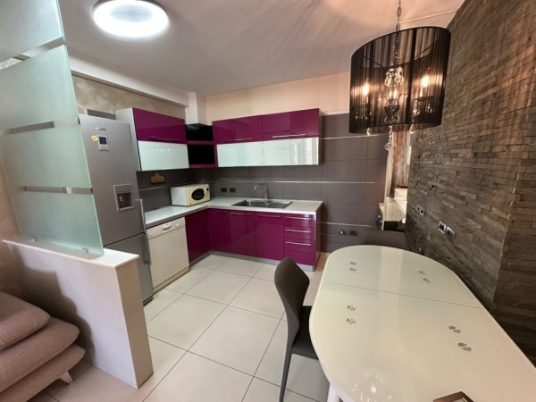 Tirane, jepet me qera apartament 3+1 Kati 4, 810 € 