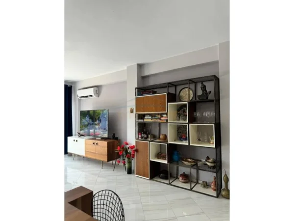 Durres, shitet apartament 2+1+Ballkon Kati 0, 162 m² 380.000 € (Gjiri i Lalzit)