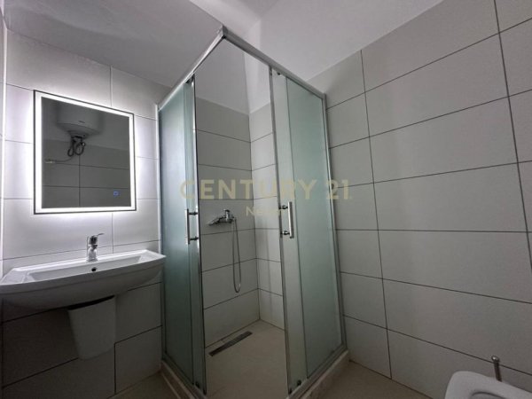 Tirane, jepet me qera apartament 2+1+Ballkon , 100 m² 650 € (Rezidenca Kodra e Diellit 2)