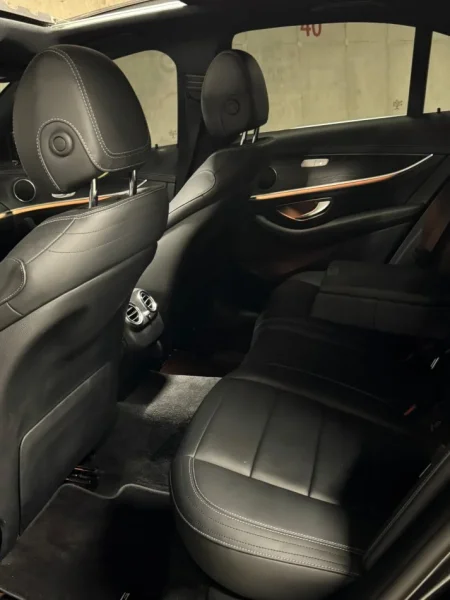 Tirane, shes makine Mercedes Nafte, gri e erret automatik Klima 14.900 km 33.000 €
