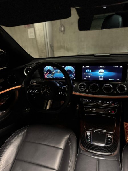 Tirane, shes makine Mercedes Nafte, gri e erret automatik Klima 14.900 km 33.000 €