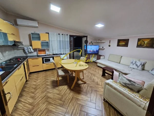 Tirane, jepet me qera apartament 2+1 Kati 3, 105 m² 550 € (TREGU ELEKTRIK)