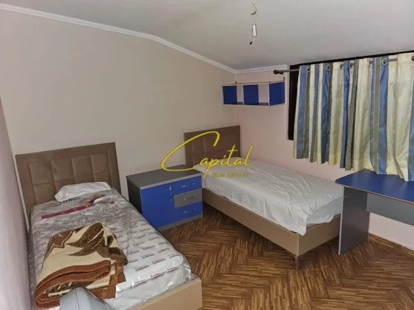 Tirane, jepet me qera apartament 2+1 Kati 3, 105 m² 550 € (TREGU ELEKTRIK)