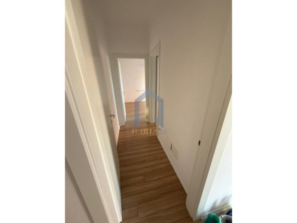 Tirane, jepet me qera Kati 4, 113 m² 1.300 €