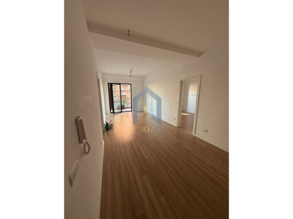 Tirane, jepet me qera Kati 4, 113 m² 1.300 € 
