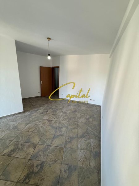 Tirane, shitet apartament 1+1 Kati 3, 45 m² 110.000 € (PAZARI I RI)