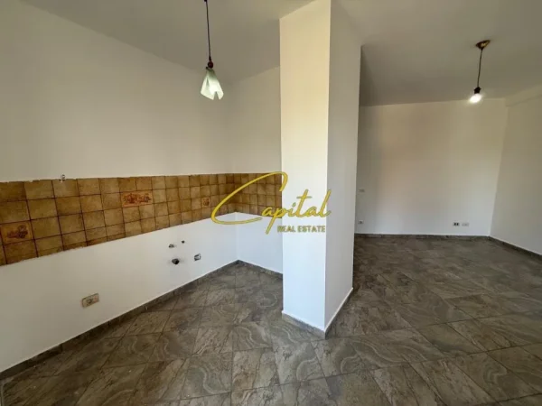 Tirane, shitet apartament 1+1 Kati 3, 45 m² 110.000 € (PAZARI I RI)