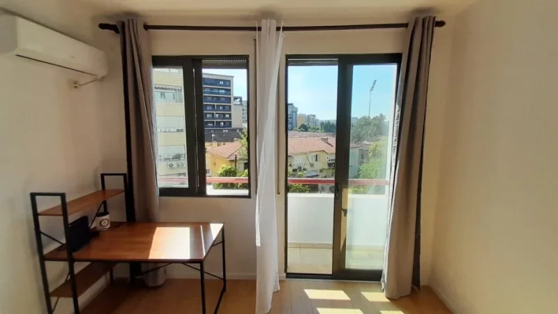 Tirane, jepet me qera apartament 1+1 Kati 4, 62 m² 600 € (zef Jubani)