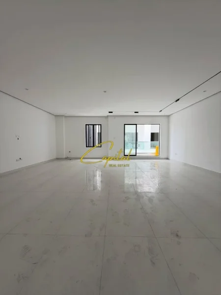 Tirane, jepet me qera dyqan Kati 0, 65 m² 2.000 € (RRUGA E KAVAJES)