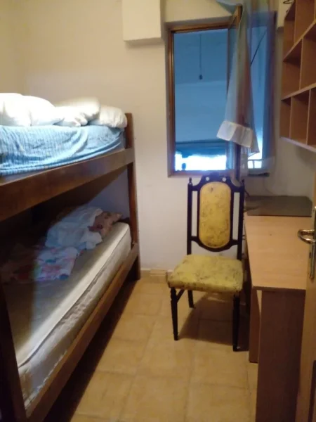 Tirane, jepet me qera apartament 2+1+Ballkon Kati 1, 80 m² 410 € (rruga idriz dollaku)