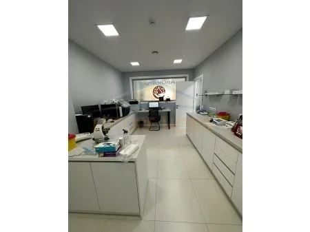 Tirane, shitet ambjent biznesi Kati 0, 183 m² 450.000 € (Ali Demi)