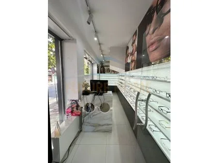 Tirane, shitet ambjent biznesi Kati 0, 183 m² 450.000 € (Ali Demi)