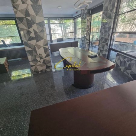Tirane, jepet me qera zyre Kati 1, 90 m² 600 € (RRUGA MINE PEZA)