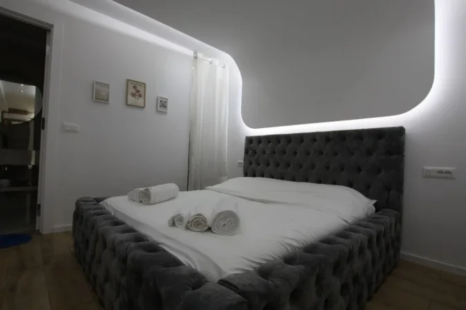 Tirane, jepet me qera garsonier 1+1 Kati 1, 40 m² 550 € (Rruga Muhamet Gjollesha)