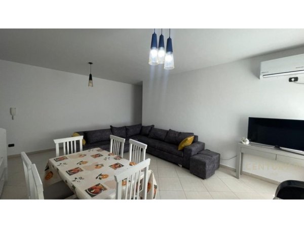 Tirane, jepet me qera apartament 2+1 Kati 3, 104 m² 450 € (Fresku)