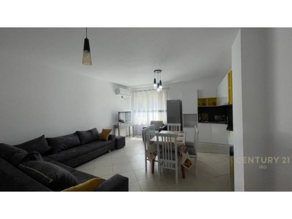 Tirane, jepet me qera apartament 2+1 Kati 3, 104 m² 450 € (Fresku)