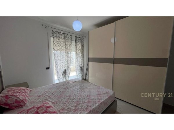 Tirane, jepet me qera apartament 2+1 Kati 3, 104 m² 450 € (Fresku)