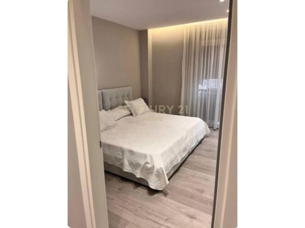 Tirane, jepet me qera apartament 2+1+Aneks+Ballkon Kati 3, 86 m² 1.250 € (Rr. Zef Jubani)