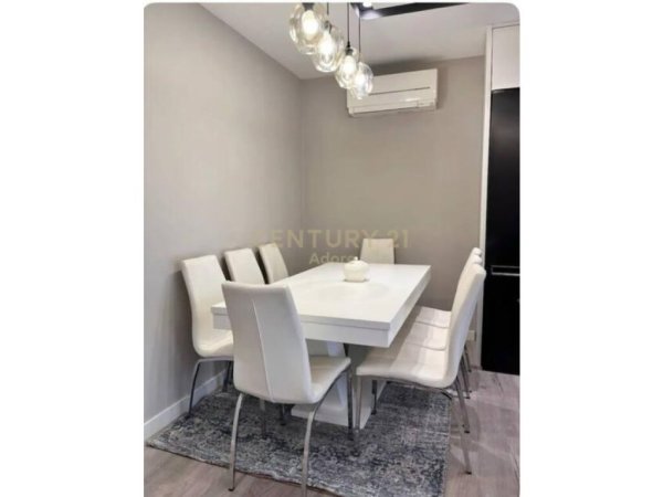 Tirane, jepet me qera apartament 2+1+Aneks+Ballkon Kati 3, 86 m² 1.250 € (Rr. Zef Jubani)