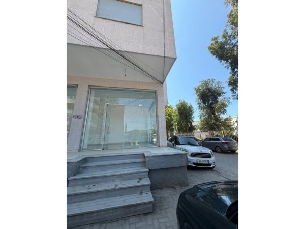 Durres, jepet me qera apartament 1+1+Ballkon Kati 1, 53 m² 400 € (plazh hekuerudha)
